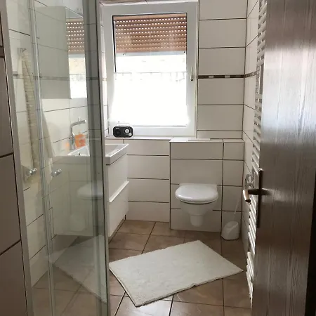 Von Paris * Petersberg (Hessen)